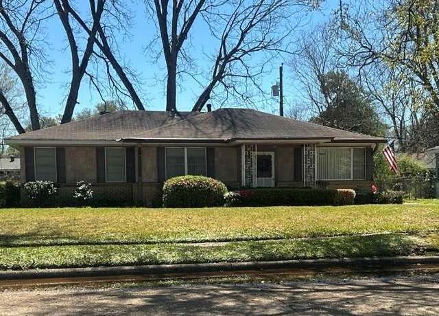 Property at 251 Stuart Ave, Shreveport, LA 71105, 3 beds, 2 baths