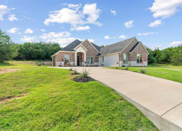 Property at 4222 N Chisholm Trl, Granbury, TX 76048, 3 beds, 2 baths