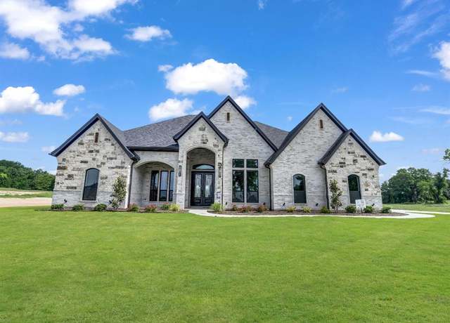 Property at 109 Desperado Way, Weatherford, TX 76088, 3 beds, 3 baths