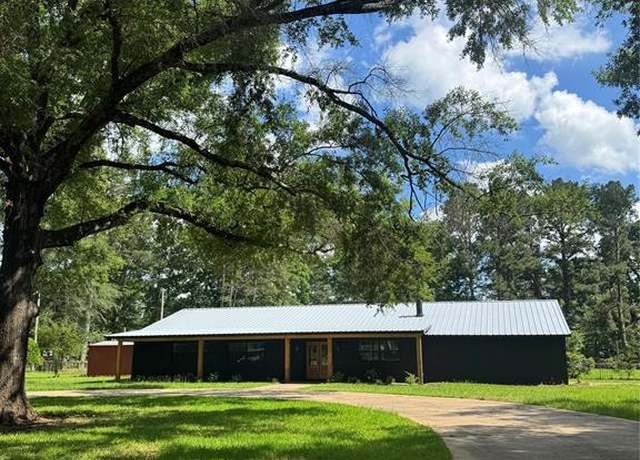 Property at 440 Mohican Ln, Shreveport, LA 71106, 4 beds, 3.5 baths