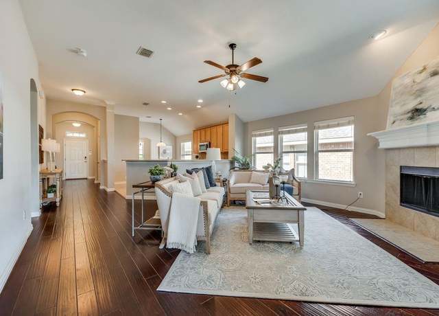 Property at 2609 Lake Ridge Dr, Little Elm, TX 75068, 3 beds, 2 baths