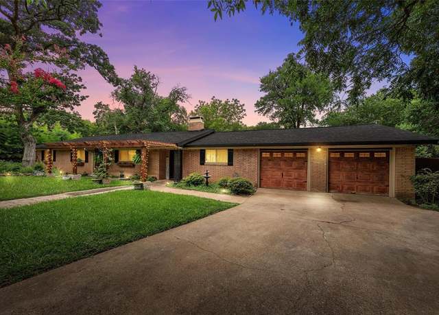 Property at 830 Arliss Dr, Woodway, TX 76712, 3 beds, 2.5 baths