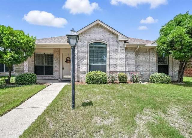 Property at 1716 Creekpoint Dr, Lewisville, TX 75067, 3 beds, 2 baths
