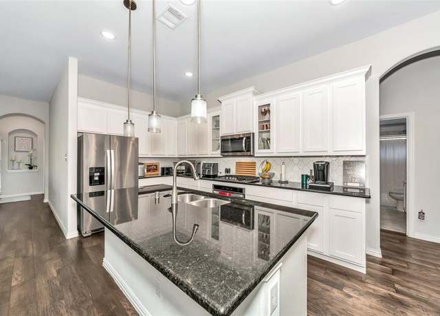 Property at 1116 Quail Dove Dr, Little Elm, TX 75068, 5 beds, 3 baths