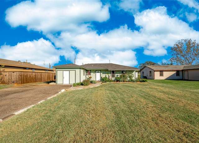 Property at 131 Maverick Trl, Oak Point, TX 75068, 3 beds, 2 baths