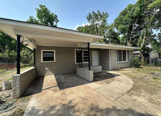 Property at 2740 Corbitt St, Shreveport, LA 71108, 3 beds, 1 bath