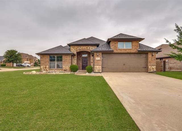 Property at 101 Aucuba Ln, Waxahachie, TX 75165, 4 beds, 2.5 baths