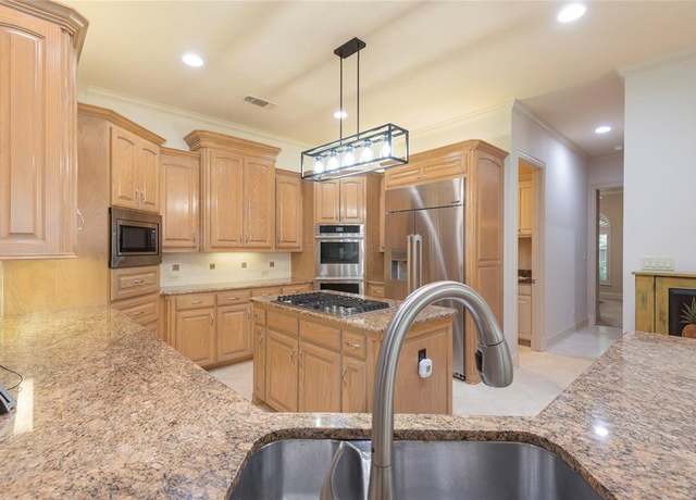Property at 906 Glen Rose Dr, Allen, TX 75013, 4 beds, 4.5 baths