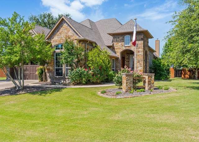 Property at 2937 Willow Ridge Cir, Granbury, TX 76049, 3 beds, 2 baths