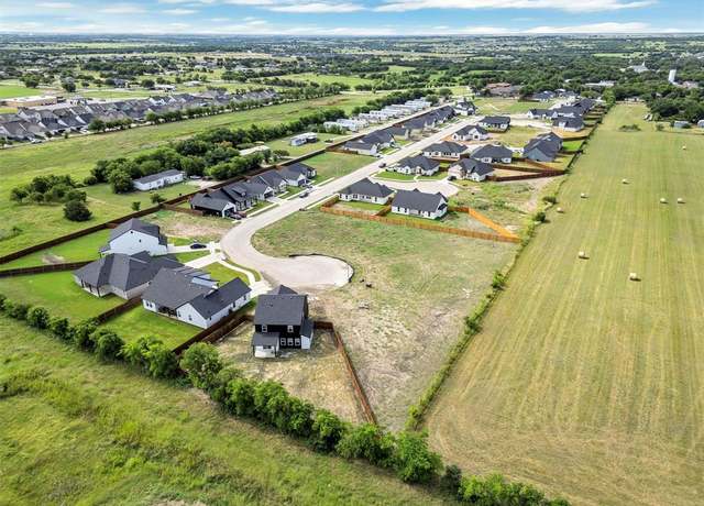 Property at 593 Highview Ct, Godley, TX 76044
