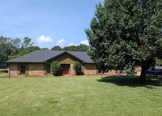 Property at 201 Rolling Meadow Ln, Bossier City, LA 71112, 4 beds, 2 baths