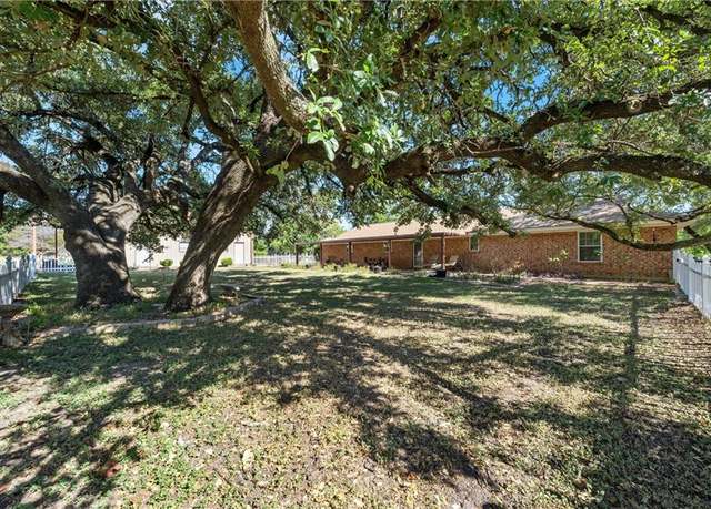 Property at 103 Spring Lake Dr, Waco, TX 76705, 3 beds, 2 baths