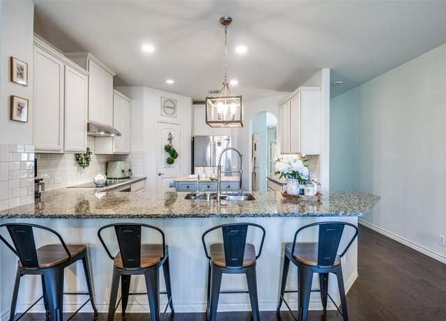 Property at 10032 Levelland Pl, Mckinney, TX 75071, 4 beds, 2 baths