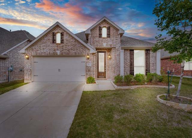 Property at 2012 Ranchwood Dr, Wylie, TX 75098, 4 beds, 2 baths