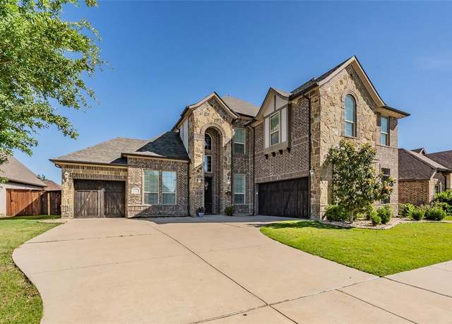 Property at 1212 Teton Dr, Burleson, TX 76028, 4 beds, 2.5 baths