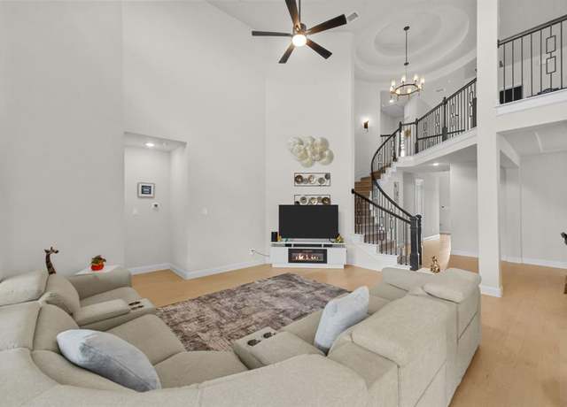 Property at 10969 Coastal Violet Rd, Frisco, TX 75035, 5 beds, 4 baths