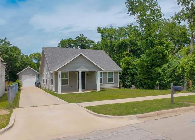 Property at 1029 E Cannon St, Fort Worth, TX 76104, 3 beds, 2 baths