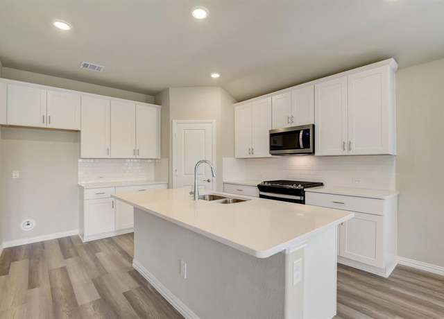 Property at 944 Linden Ct, Lavon, TX 75166, 4 beds, 3 baths