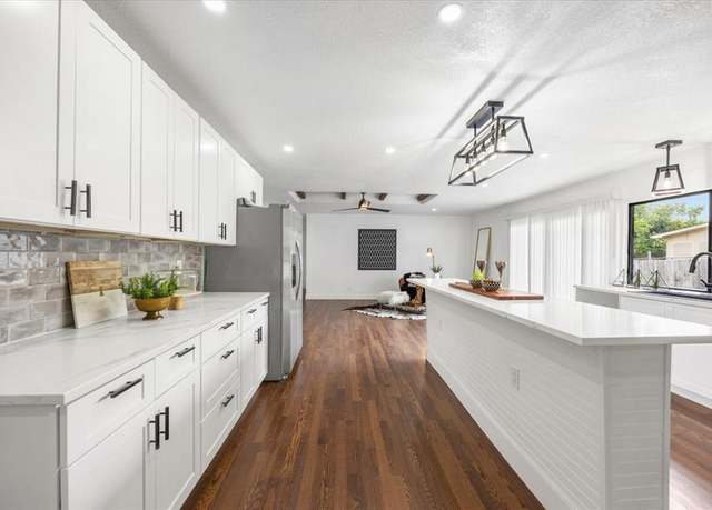 Property at 2922 Furneaux Ln, Carrollton, TX 75007, 3 beds, 2 baths
