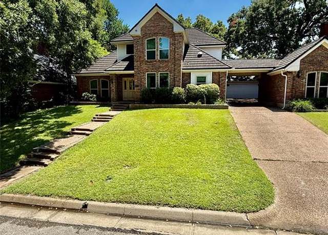 Property at 2004 Misty Creek Dr, Arlington, TX 76017, 4 beds, 3.5 baths