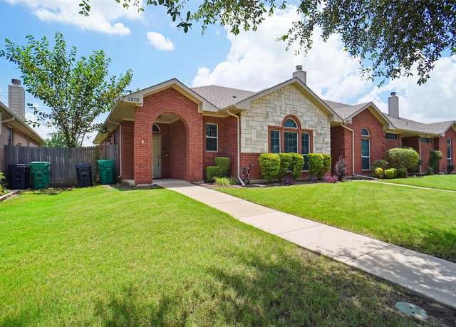 Property at 1810 Poinsettia Blvd, Denton, TX 76208, 2 beds, 2 baths