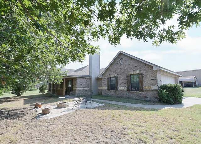 Property at 219 Valley Meadow Dr, Decatur, TX 76234, 3 beds, 2 baths