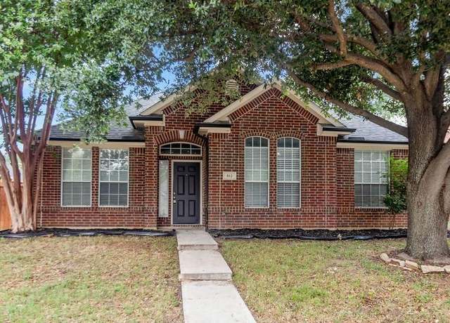 Property at 812 Pinnacle Cir, Lewisville, TX 75077, 3 beds, 2 baths