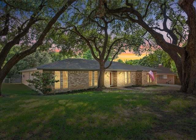 Property at 816 Wedgewood Dr, Woodway, TX 76712, 3 beds, 2 baths