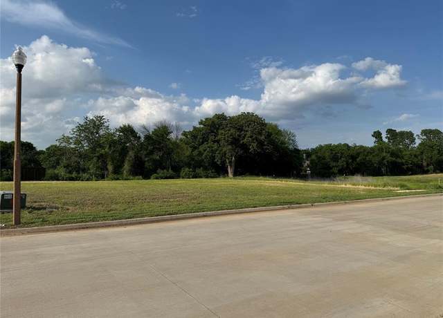 Property at 500 Saratoga Dr, Denton, TX 76210