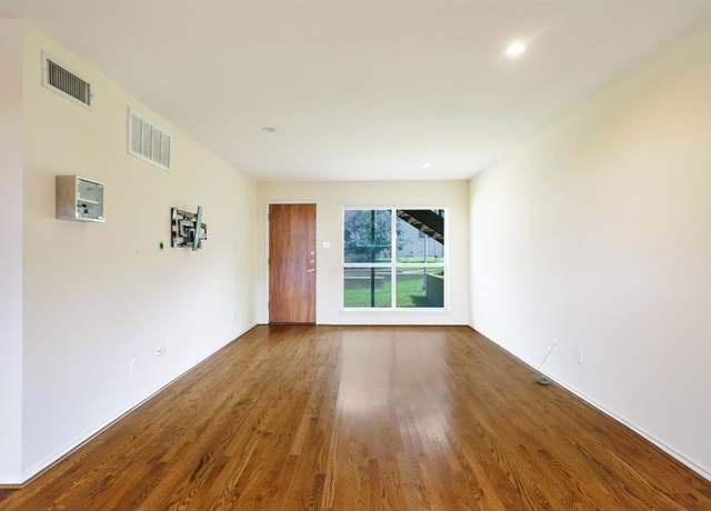 Property at 4616 W Lovers Ln #119, Dallas, TX 75209, 2 beds, 2 baths