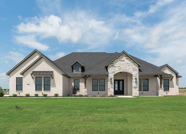 Property at 160 Maci Dr, Waxahachie, TX 75167, 4 beds, 3.5 baths
