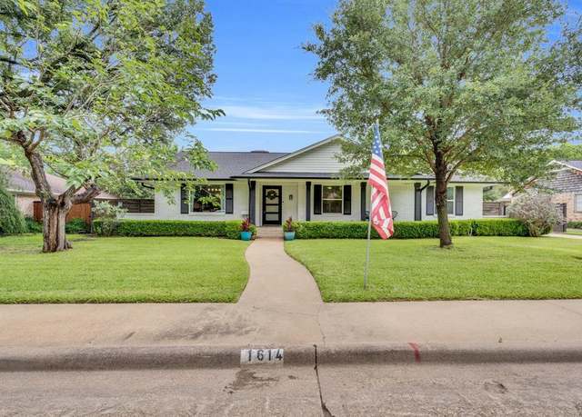 Property at 1614 Little Creek Dr, Waxahachie, TX 75165, 3 beds, 2.5 baths