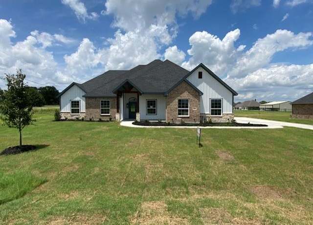 Property at 1001 Katie Ct, Reno, TX 76020, 4 beds, 2 baths