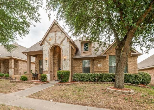 Property at 210 Dancing Light Ln, Red Oak, TX 75154, 4 beds, 2 baths
