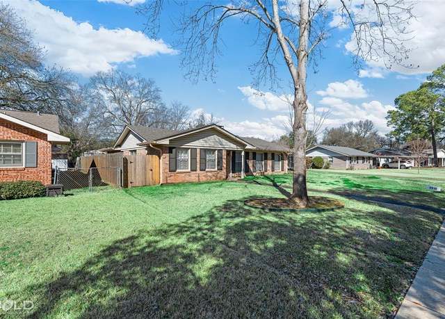 Property at 1916 Bermuda St, Shreveport, LA 71105, 3 beds, 2 baths