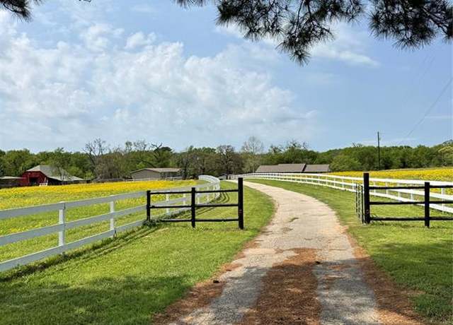 Property at 12637 State Highway 19 N, Athens, TX 75752, 3 beds, 2 baths