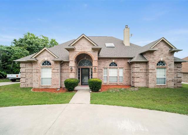 Property at 12020 Younger Ct, Azle, TX 76020, 4 beds, 3 baths