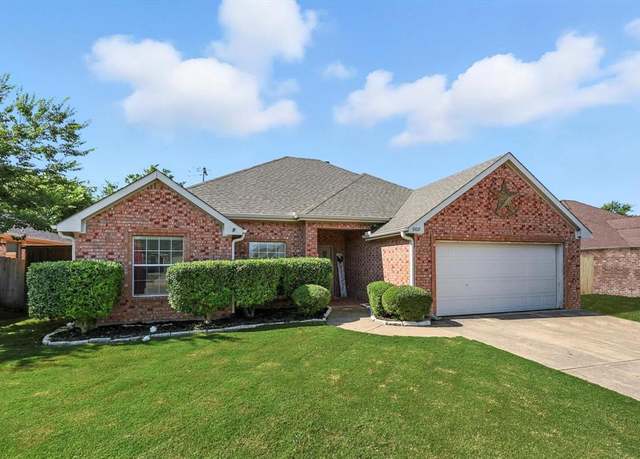 Property at 1009 Porter Pl, Sanger, TX 76266, 3 beds, 2 baths