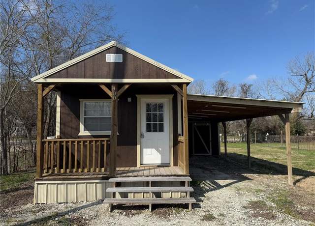 Property at 400 E Mignonette St, Kosse, TX 76653, 1 bed, 1 bath