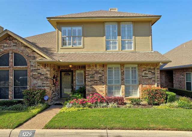 Property at 1229 Wooded Trl, Hurst, TX 76053, 2 beds, 2.5 baths