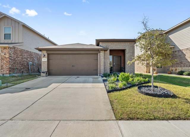 Property at 1074 Old Oaks Dr, Forney, TX 75126, 3 beds, 2 baths