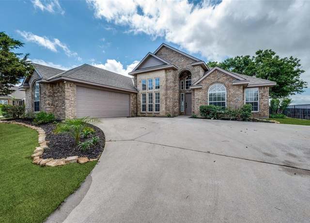 Property at 212 Cory Ct, Krum, TX 76249, 3 beds, 2 baths
