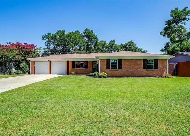 Property at 504 Woodcrest Dr, Hurst, TX 76053, 3 beds, 2 baths