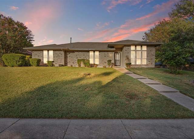 Property at 1340 Grand Teton Dr, Desoto, TX 75115, 3 beds, 2.5 baths