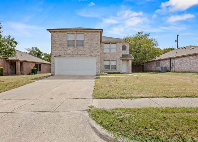 Property at 704 King St, Cedar Hill, TX 75104, 3 beds, 3 baths