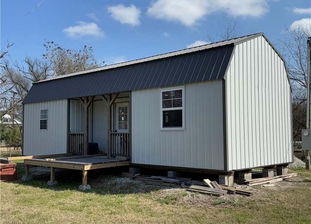 Property at 404 E Mignonette St, Kosse, TX 76653, 1 bed, 1 bath