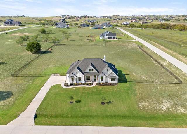 Property at 600 Dickens Dr, Aledo, TX 76008, 4 beds, 3 baths