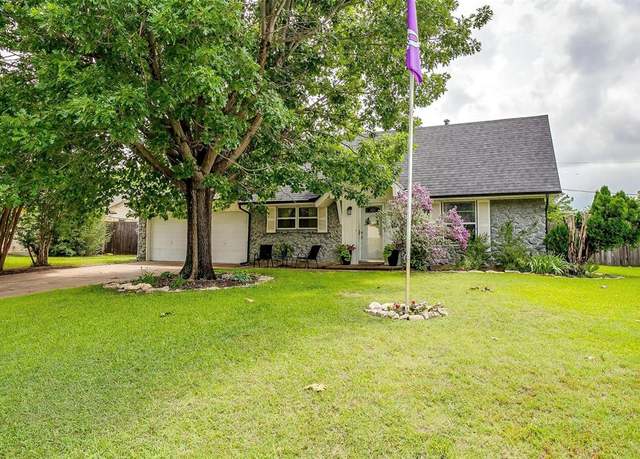 Property at 5624 Belfast Ln, North Richland Hills, TX 76180, 3 beds, 2 baths