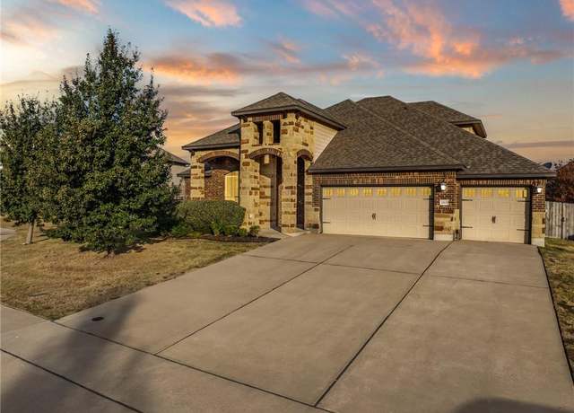 Property at 1113 Milford Dr, Woodway, TX 76712, 4 beds, 3.5 baths