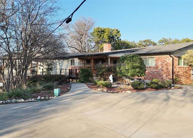 Property at 2801 Glen Rose Hwy, Granbury, TX 76048, 5 beds, 3 baths